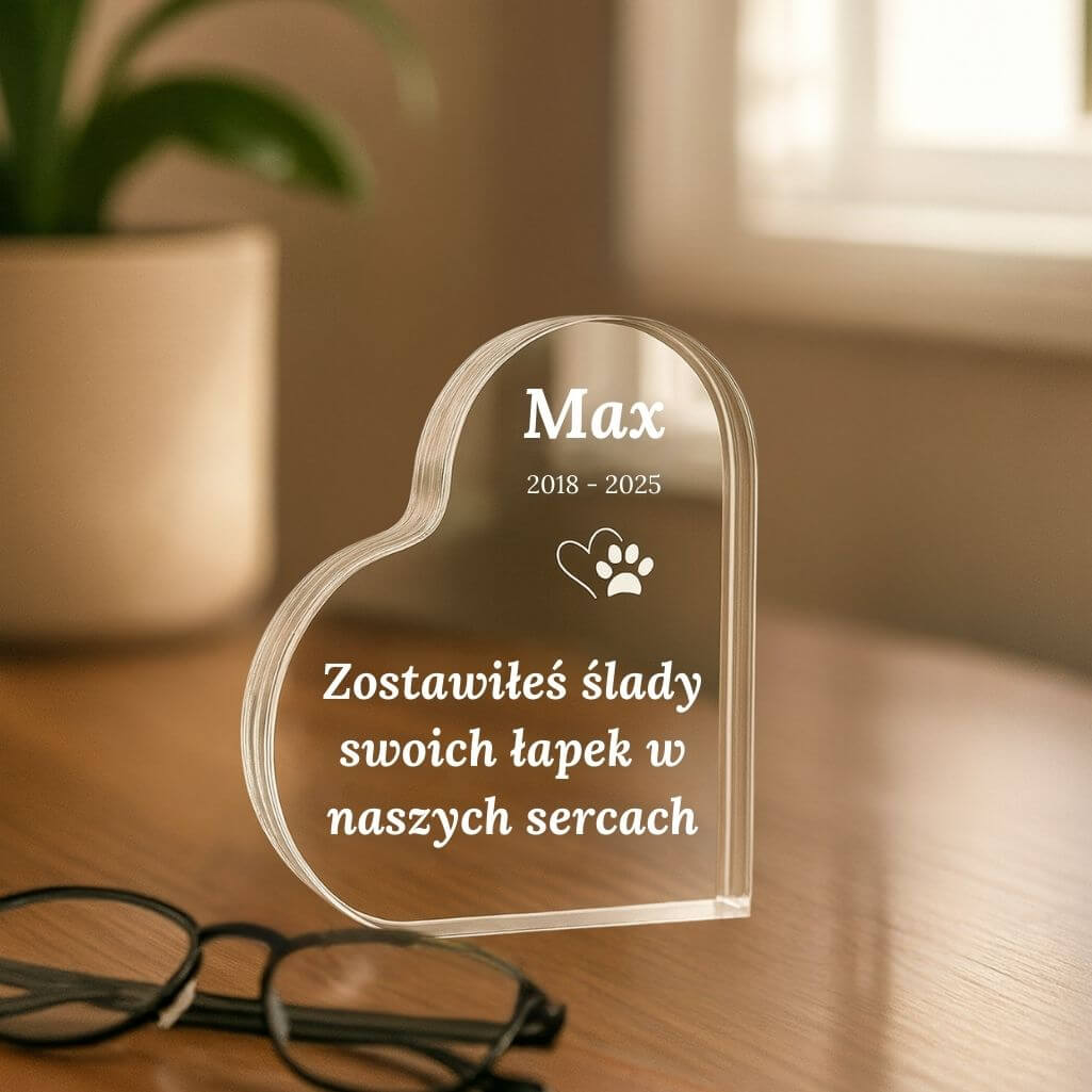 Prezent upamiętniający psa – Akrylowa tablica pamiątkowa dla psa w kształcie serca z imieniem, datami i dedykacją